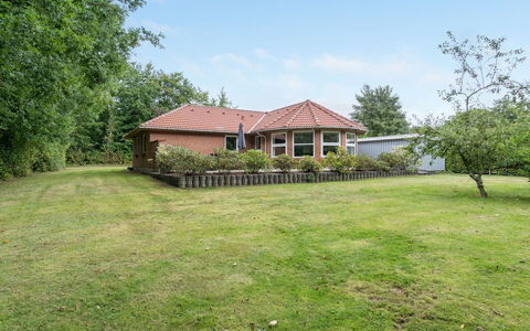 Wyatt - 30Km from the Sea: Casa, Casa, Tetto, Zona Residenziale, Villetta, Estate, Agriturismo, Prato, Landscaping, Raccordo