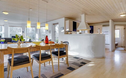 Wyatt - 30Km from the Sea: Casa, Casa, Tetto, Zona Residenziale, Villetta, Estate, Agriturismo, Prato, Landscaping, Raccordo