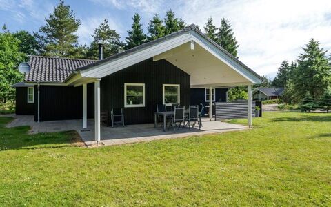 Hekla - 30Km from the Sea: Casa, Villetta, Portico, Latifoglie, Raccordo, Deck, Shade, Plank, Estate, Edifici Giardino