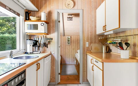 Athislus - 30Km from the Sea: Elettrodomestico Da Cucina, Cucina, Legna, Apparecchio Major, Controsoffitto, Elettrodomestico, Interior Design, Pavimentazione, Piccolo Apparecchio, Cabinetry