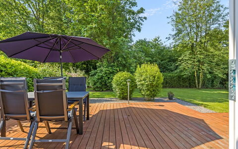 Athislus - 30Km from the Sea: Mobilia, Legna, Pavimento In Legno, Mobili Da Esterno, Sedia, Latifoglie, Tavolo, Giardino, Tavolo Esterno, Deck