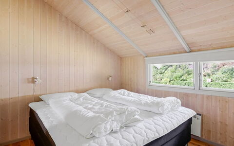 Athislus - 30Km from the Sea: Legna, Latifoglie, Camera Da Letto, Soffitto, Color Legno, Plank, Letto, Telaio Del Letto, Bedding, Log Cabin