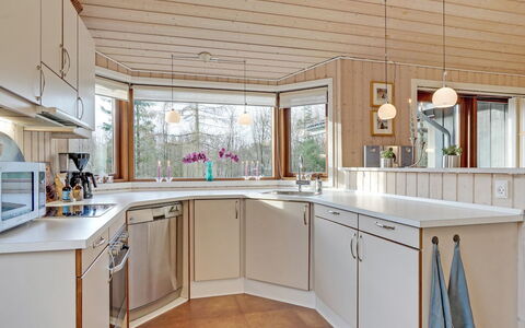 Swarte - 30Km from the Sea: Interior Design, Legna, Soffitto, Cucina, Controsoffitto, Lampada, Illuminazione, Casa, Cabinetry, Pavimentazione