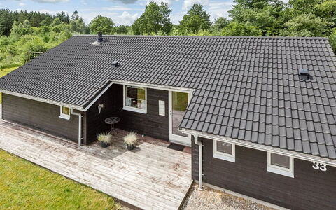 Estrid - 30Km from the Sea: Tetto, Casa, Casa, Villetta, Porta, Raccordo, Deck, Portico, Plank, Latifoglie