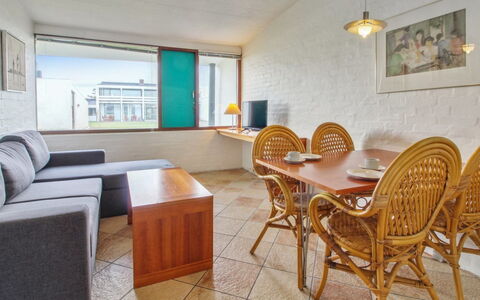 Tatianna - 500M from the Sea: Villetta, Backyard, Cortile, Edifici Giardino, Capannone, Raccordo, Mobili Da Esterno, Log Cabin, Struttura Esterna, Baracca
