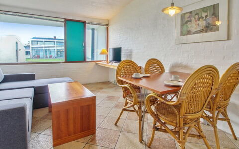 Tatianna - 500M from the Sea: Villetta, Backyard, Cortile, Edifici Giardino, Capannone, Raccordo, Mobili Da Esterno, Log Cabin, Struttura Esterna, Baracca
