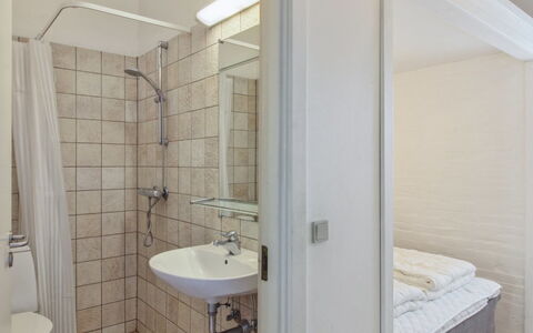 Tatianna - 500M from the Sea: Villetta, Backyard, Cortile, Edifici Giardino, Capannone, Raccordo, Mobili Da Esterno, Log Cabin, Struttura Esterna, Baracca