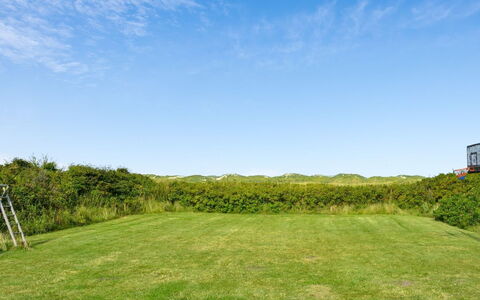 Apostol - 500M from the Sea: Blu, Arbusto, Villetta, Groundcover, Giardino, Estate, Shade, Landscaping, Agriturismo, Eco Hotel