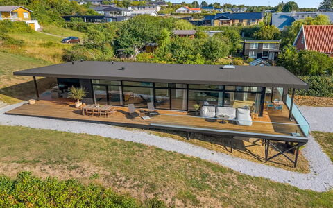 Ahmik - 200M from the Sea: Tetto, Casa, Lotto, Casa, Villetta, Estate, Edifici Giardino, Shade, Log Cabin, Landscaping