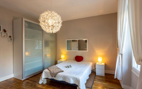 Puits aux Braies: Costruzione, Finestra, Comfort, Legna, Televisione, Soggiorno, Interior Design, Casa, Divano, Pavimento