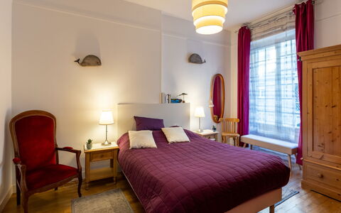 Lancette: Costruzione, Finestra, Comfort, Legna, Televisione, Soggiorno, Interior Design, Casa, Divano, Pavimento
