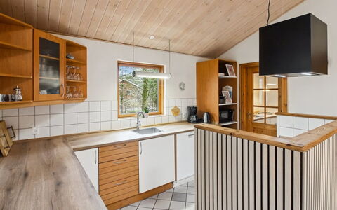 Absalon - 29Km from the Sea: Mobilia, Interior Design, Pavimentazione, Legna, Pavimento, Soffitto, Pavimento In Legno, Sedia, Tavolo, Illuminazione