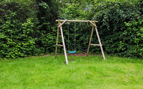 Hejne - 29Km from the Sea: Attrezzatura Giochi All'Aperto, Swing, Giardino, Shade, Prato, Scala, Terreno Di Gioco, Backyard, Parco
