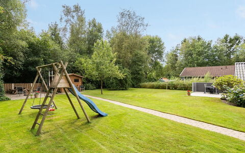 Liljana - 30Km from the Sea: Erba, Giardino, Lotto, Prato, Shade, Landscaping, Backyard, Cortile, Parco, Prato
