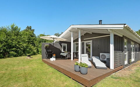 Brune - 30Km from the Sea: Legna, Casa, Tetto, Casa, Portico, Villetta, Porta, Shade, Deck, Estate