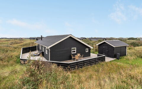 Clarissa - 300M from the Sea: Architettura, Tetto, Casa, Materiale Composito, Illuminazione Diurna, Raccordo, Driveway