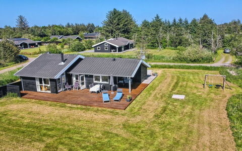 Hampus - 500M from the Sea: Architettura, Tetto, Casa, Materiale Composito, Illuminazione Diurna, Raccordo, Driveway