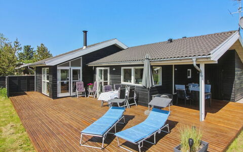Hampus - 500M from the Sea: Architettura, Tetto, Casa, Materiale Composito, Illuminazione Diurna, Raccordo, Driveway