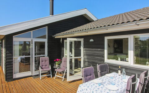 Hampus - 500M from the Sea: Architettura, Tetto, Casa, Materiale Composito, Illuminazione Diurna, Raccordo, Driveway