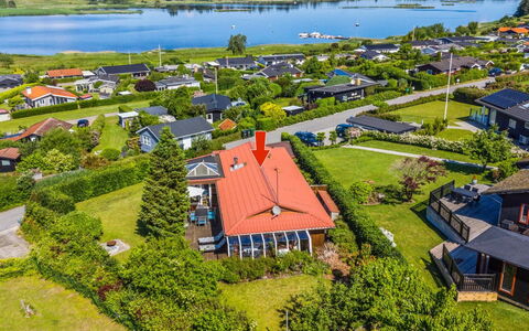 Eleana - 300M to the Fjord: Legna, Tetto, Architettura, Casa, Casa, Villetta, Raccordo, Latifoglie, Pendenza, Estate