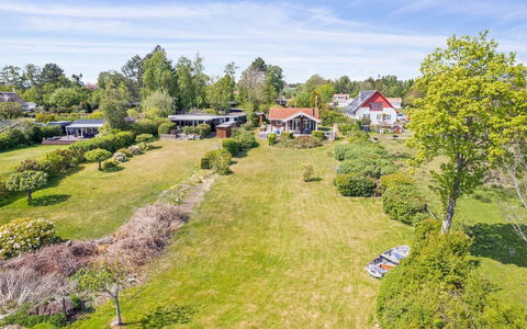 Brunman - 10M to the Fjord: Albero, Zona Residenziale, Paesaggio, Arbusto, Casa, Lotto, Casa, Area Rurale, Plain