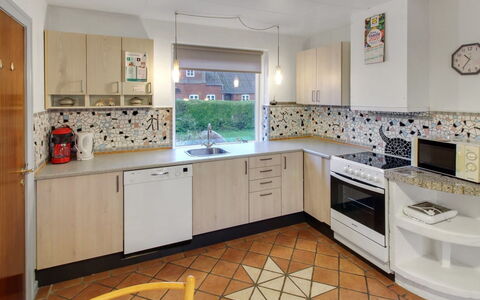 Claudia: Cucina, Elettrodomestico Da Cucina, Controsoffitto, Interior Design, Apparecchio Major, Pavimentazione, Cabinetry, Pavimento, Elettrodomestico, Mobilia