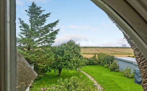Clausina - 600M from the Sea: Blu, Arbusto, Villetta, Groundcover, Giardino, Estate, Shade, Landscaping, Agriturismo, Eco Hotel