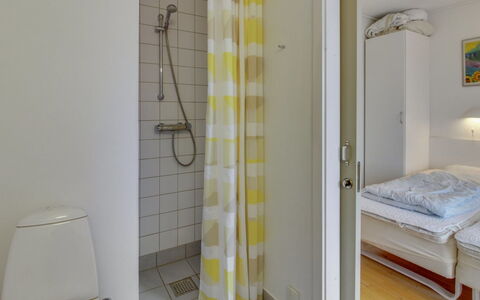Arngerus: Interior Design, Letto, Camera Da Letto, Pavimento, Pavimentazione, Mobilia, Lenzuolo, Soffitto, Camera, Bedding