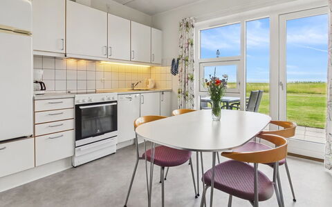 Sofija: Pavimentazione, Interior Design, Pavimento, Mobilia, Soffitto, Camera, Appartamento, Cucina & Sala Da Pranzo Tavolo, Sedia, Sala Da Pranzo