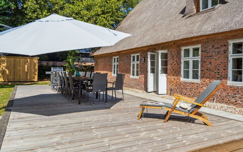 Thordis: Tetto, Casa, Casa, Villetta, Porta, Raccordo, Deck, Portico, Plank, Latifoglie