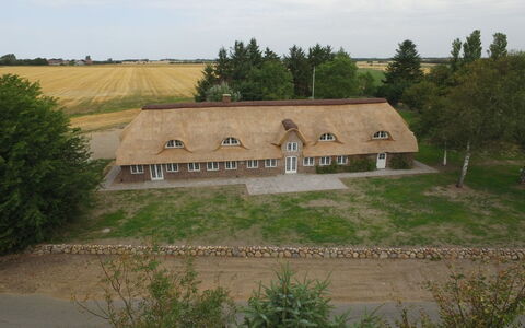 Alitta - 27Km from the Sea: Tetto, Casa, Lotto, Casa, Villetta, Estate, Edifici Giardino, Shade, Log Cabin, Landscaping