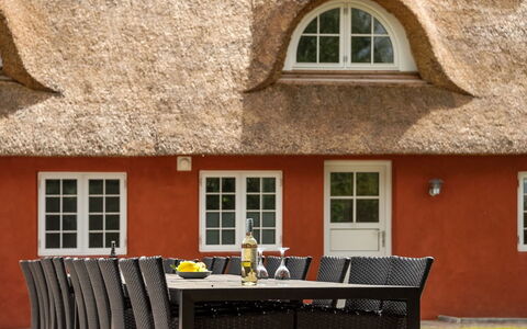Alitta - 27Km from the Sea: Tetto, Casa, Lotto, Casa, Villetta, Estate, Edifici Giardino, Shade, Log Cabin, Landscaping