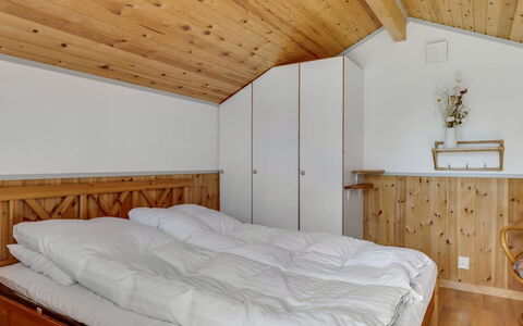 Saima - 25Km from the Sea: Mobilia, Legna, Interior Design, Soffitto, Letto, Camera Da Letto, Pavimentazione, Pavimento, Camera, Biancheria