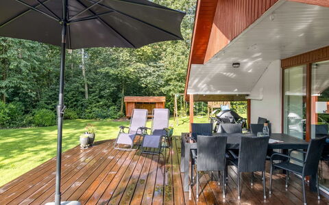 Carlene - 25Km from the Sea: Mobilia, Interior Design, Pavimentazione, Legna, Pavimento, Soffitto, Pavimento In Legno, Sedia, Tavolo, Illuminazione