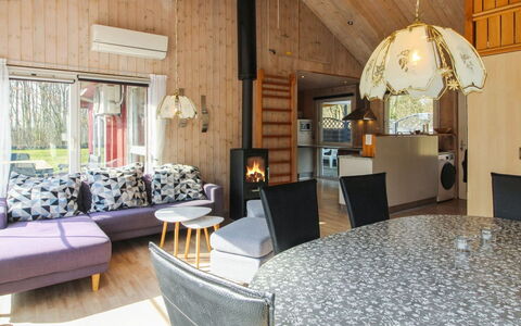 Edy - 25Km from the Sea: Legna, Interior Design, Soffitto, Lampada, Mobilia, Soggiorno, Casa, Camera, Villetta, Lampadario