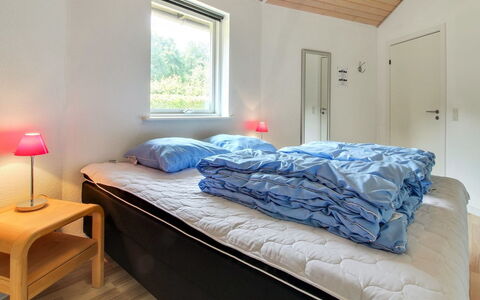 Jani - 25Km from the Sea: Letto, Camera Da Letto, Interior Design, Lenzuolo, Legna, Soffitto, Pavimento, Bedding, Pavimentazione, Camera