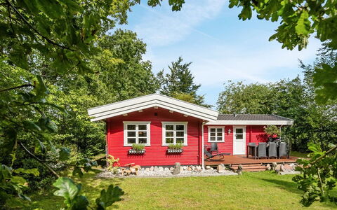 Rasmus - 29Km from the Sea: Zona Residenziale, Tetto, Sobborgo, Driveway, Estate, Camino
