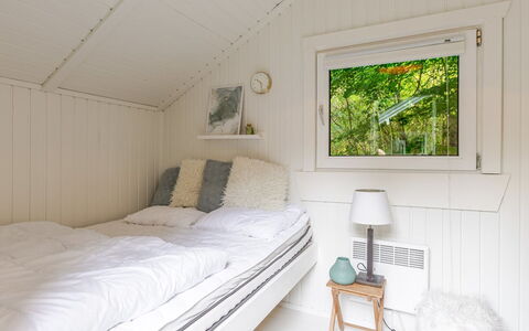 Swenki - 29Km from the Sea: Legna, Pavimentazione, Pavimento, Interior Design, Camera Da Letto, Soffitto, Casa, Camera, Letto, Bedding