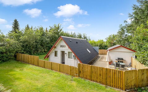 Dorthe - 300M to the Fjord: Mobilia, Interior Design, Pavimentazione, Legna, Pavimento, Soffitto, Pavimento In Legno, Sedia, Tavolo, Illuminazione