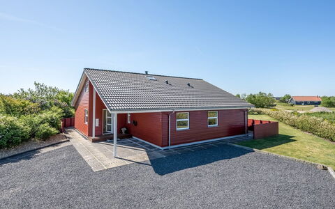 Hedevig - 800M to the Fjord: Mobilia, Interior Design, Pavimentazione, Legna, Pavimento, Soffitto, Pavimento In Legno, Sedia, Tavolo, Illuminazione