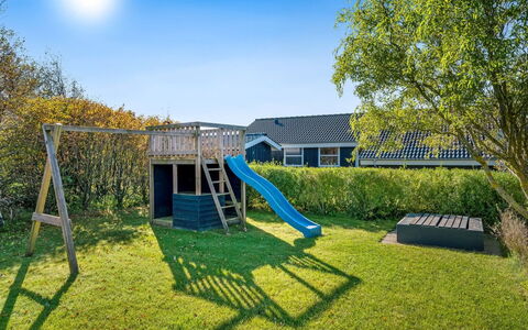 Thit - 1.2Km to the Fjord: Mobilia, Interior Design, Pavimentazione, Legna, Pavimento, Soffitto, Pavimento In Legno, Sedia, Tavolo, Illuminazione