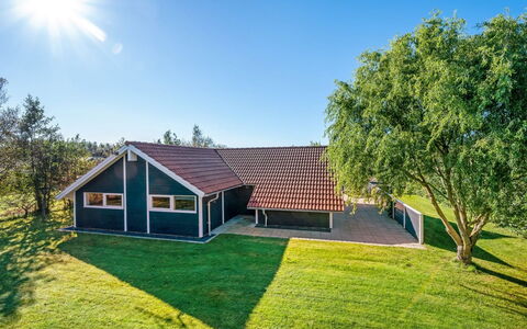 Thit - 1.2Km to the Fjord: Mobilia, Interior Design, Pavimentazione, Legna, Pavimento, Soffitto, Pavimento In Legno, Sedia, Tavolo, Illuminazione