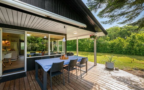 Nelina - 950M to the Fjord: Mobilia, Interior Design, Pavimentazione, Legna, Pavimento, Soffitto, Pavimento In Legno, Sedia, Tavolo, Illuminazione