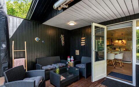 Nelina - 950M to the Fjord: Mobilia, Interior Design, Pavimentazione, Legna, Pavimento, Soffitto, Pavimento In Legno, Sedia, Tavolo, Illuminazione