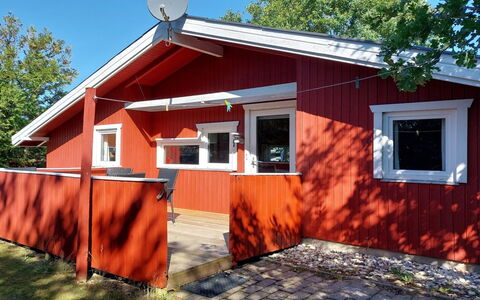 Annik - 980M to the Fjord: Legna, Tetto, Casa, Casa, Villetta, Porta, Raccordo, Shade, Latifoglie, Cortile
