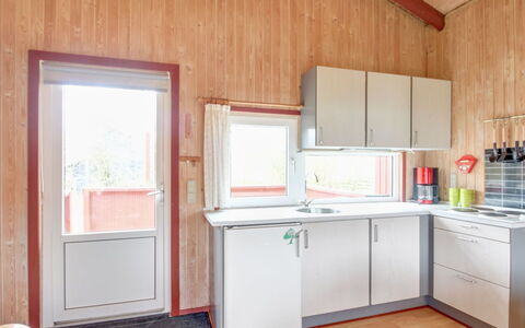 Annik - 980M to the Fjord: Legna, Casa, Cucina, Soffitto, Interior Design, Color Legno, Camera, Lavello, Controsoffitto, Lavandino Della Cucina