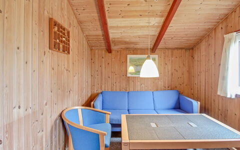 Annik - 980M to the Fjord: Mobilia, Interior Design, Pavimentazione, Legna, Pavimento, Soffitto, Pavimento In Legno, Sedia, Tavolo, Illuminazione