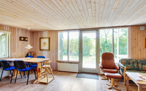 Jaane - 650M to the Fjord: Interior Design, Legna, Soffitto, Pavimentazione, Mobilia, Pavimento, Camera, Casa, Sedia, Pavimento In Legno