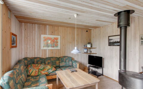 Jaane - 650M to the Fjord: Legna, Soffitto, Pavimentazione, Pavimento, Interior Design, Mobilia, Camera, Latifoglie, Color Legno, Plank