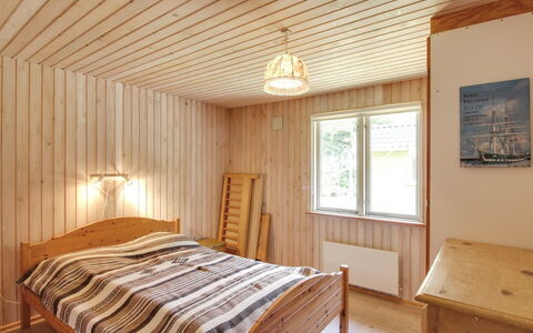 Jaane - 650M to the Fjord: Letto, Interior Design, Camera Da Letto, Parete, Pavimentazione, Mobilia, Pavimento, Legna, Soffitto, Lenzuolo